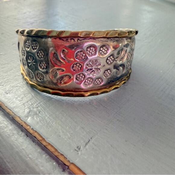 925 Sterling Silver Mexico Etched Flowers Cuff Bracelet - Picture 5 of 13